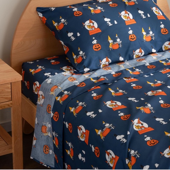 SOLD - Peanuts Snoopy Twin Sheet Set 3 Pc TWIN Halloween Woodstock Moon Blue NEW - Picture 5 of 5